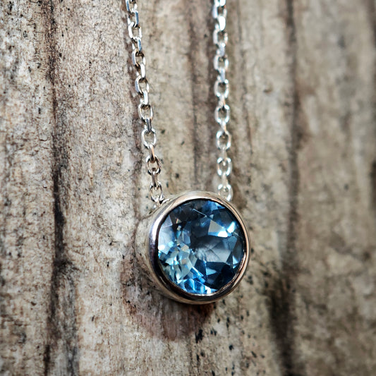 Halsschmuck :clare: | Silberkette mit intensiv blauem Topas