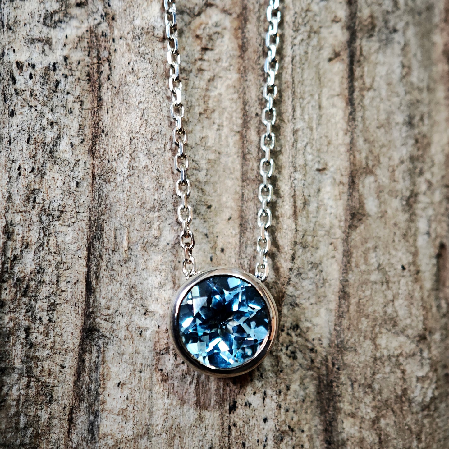 Halsschmuck :clare: | Silberkette mit intensiv blauem Topas
