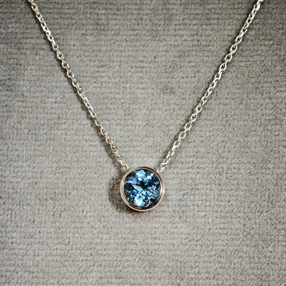 Halsschmuck :clare: | Silberkette mit intensiv blauem Topas