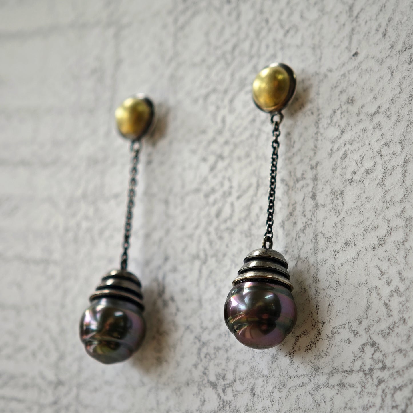 Lange Ohrstecker dunkle Perle Tahiti Gold Silber hochwertiger schwarzer Schmuck Unikat