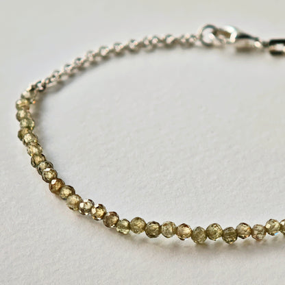 Armschmuck :via: | olivgrüne Naturstein-Reihe mit Silberkette
