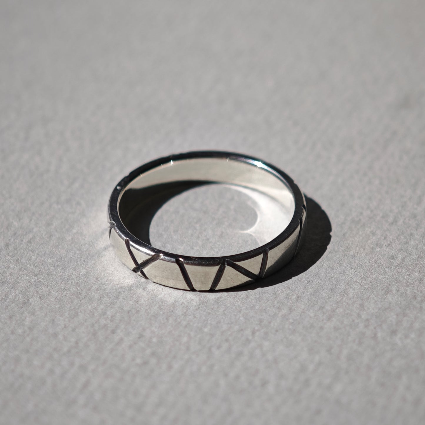 Ring :linea: | Silberring mit oxidiertem Linienbild