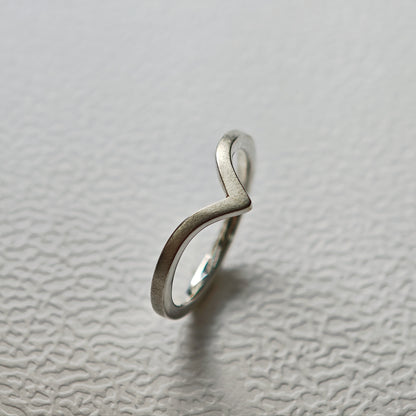 Ring :vale: | mattierter Vorsteckring mit spitzem Schwung