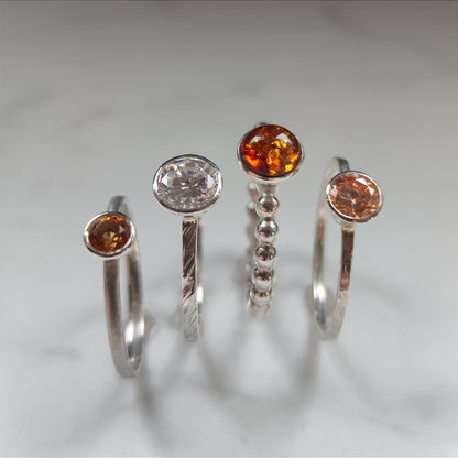 Ring :champagne: | Zierlicher Solitärring mit sanftem Hammerschlag