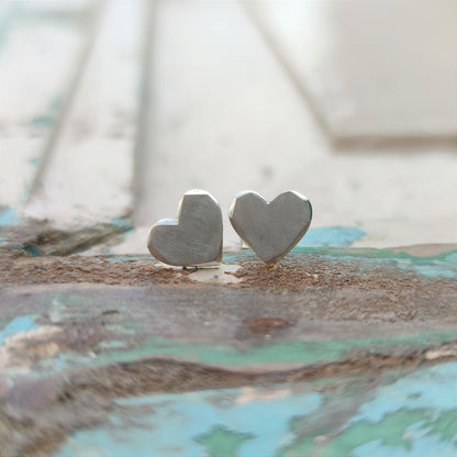 Ohrschmuck :hearts: | Herzform aus Silber mit rustikalem Facetten-Rand