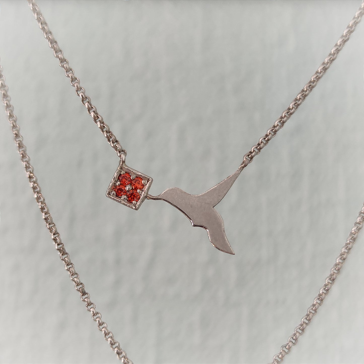 Halsschmuck :hummingbird: | Silberkette mit Kolibri an leuchtender Blüte