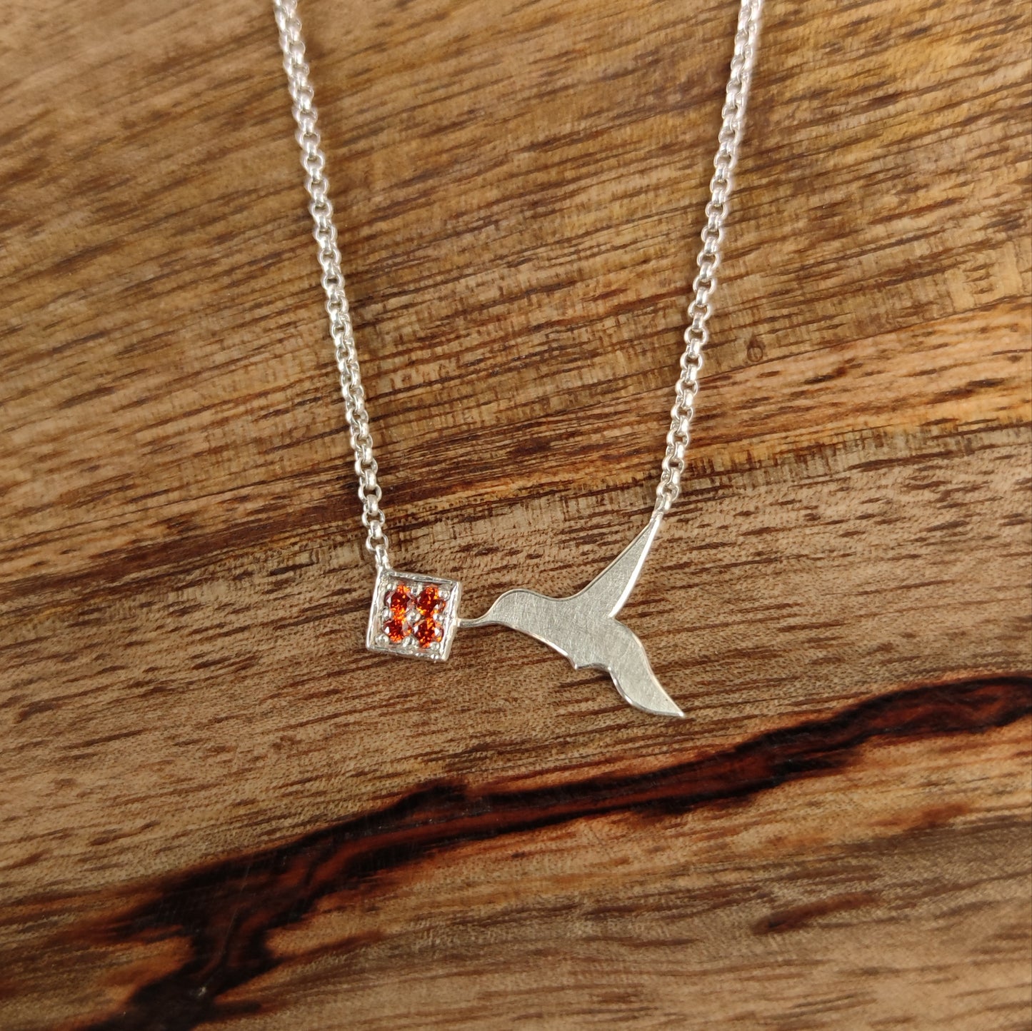 Halsschmuck :hummingbird: | Silberkette mit Kolibri an leuchtender Blüte