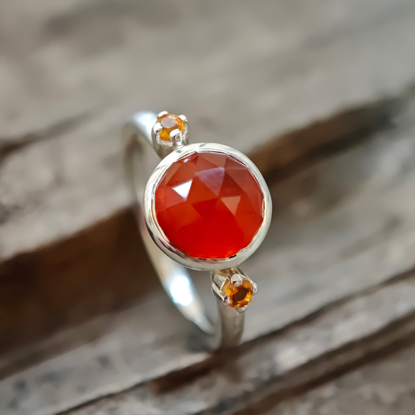 Ring :lava: | Ensemble mit Feuer und handwerklicher Struktur