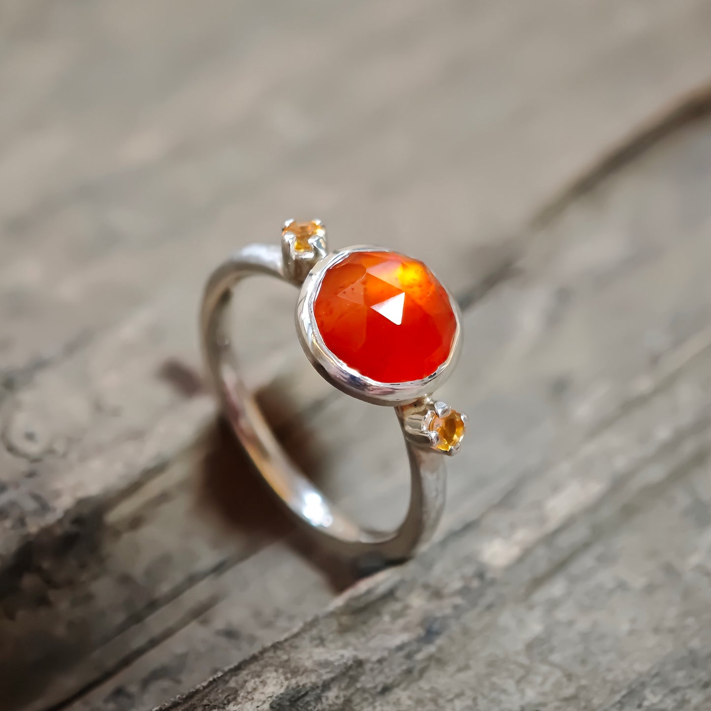 Ring :lava: | Ensemble mit Feuer und handwerklicher Struktur
