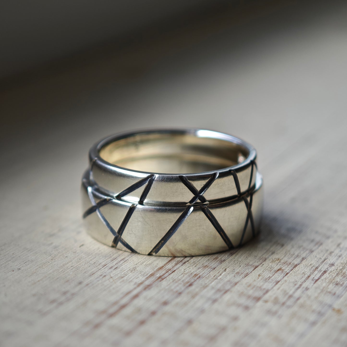 Ring :linea: | Silberring mit oxidiertem Linienbild