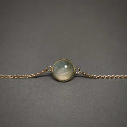 Armschmuck :lotus: | Goldarmband mit Prehnit in sanftem Mint