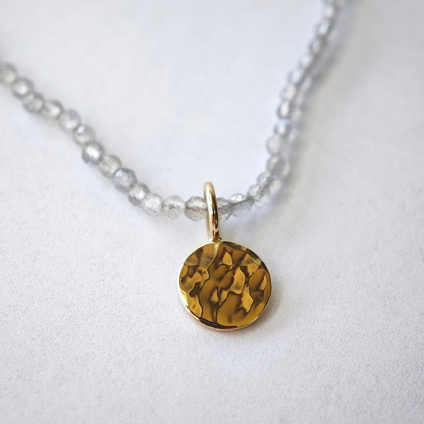 Halsschmuck :luna: | Unikat aus Gold an funkelnder Natursteinkette