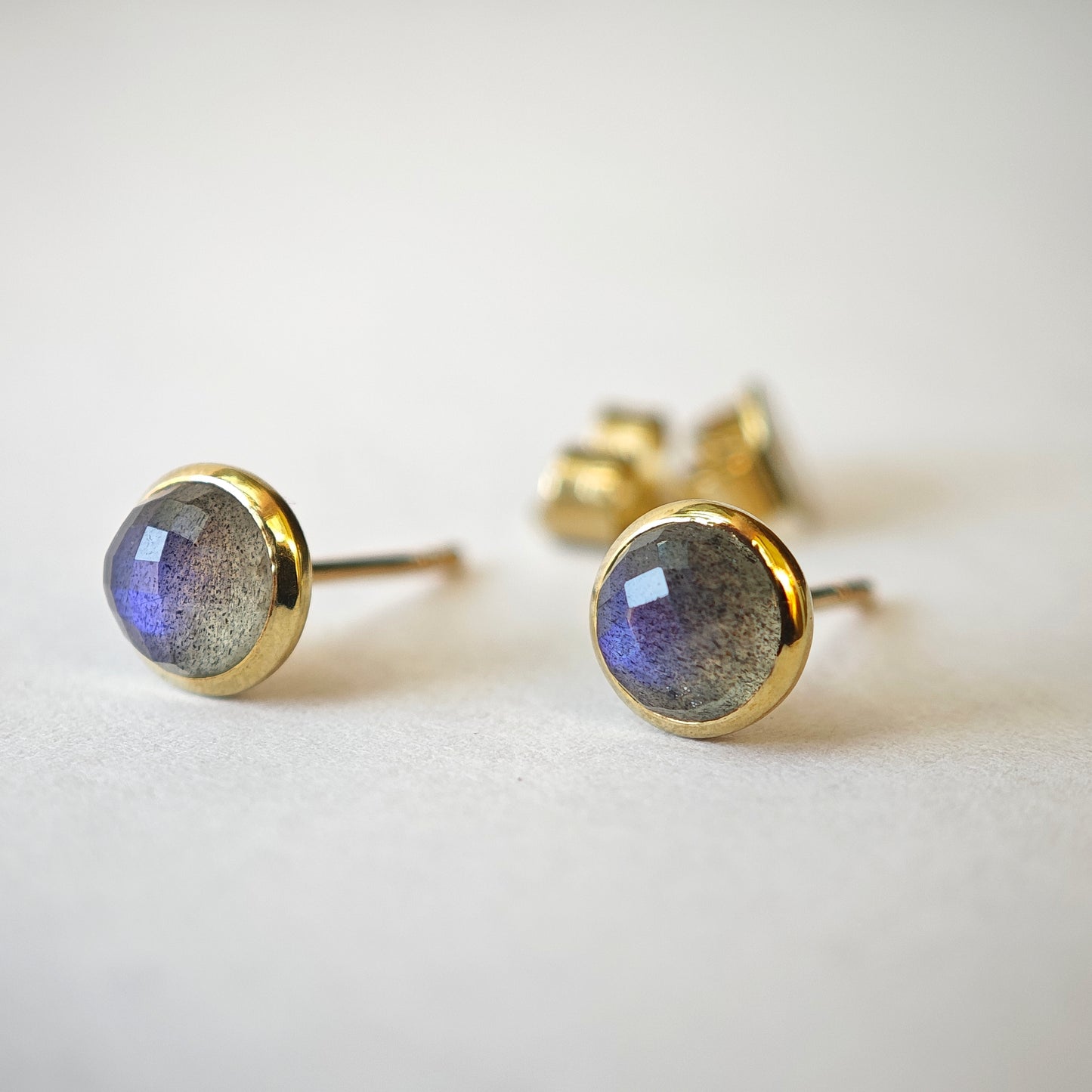 Ohrschmuck :luna: | Tiefgründiges Farbspiel in poliertem Gelbgold
