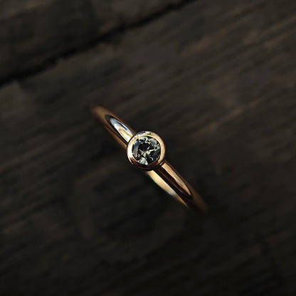 Ring :olea: | Versprechen von Beständigkeit in sanftem Grün und Gelbgold