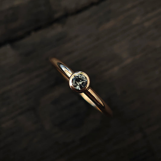 Ring :olea: | Versprechen von Beständigkeit in sanftem Grün und Gelbgold