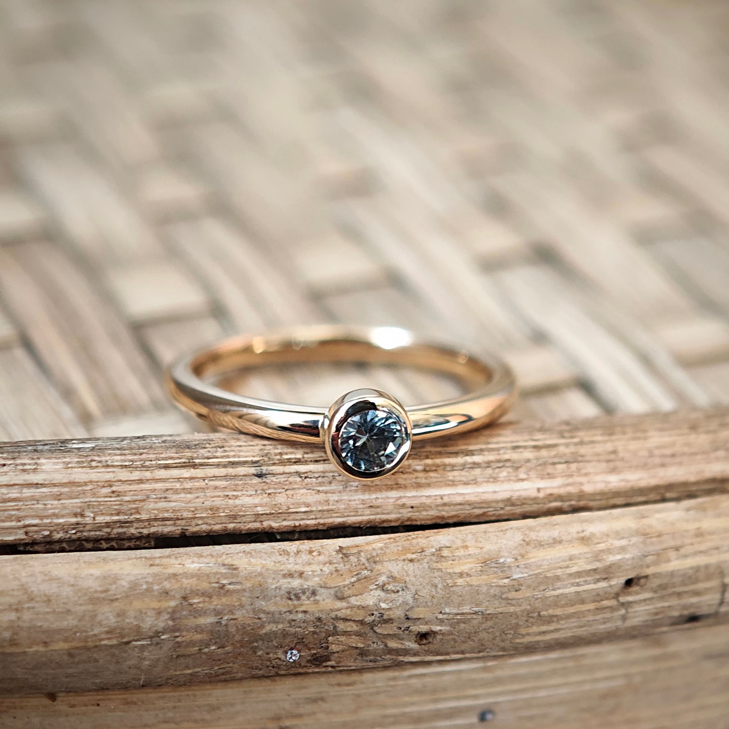 Ring :olea: | Versprechen von Beständigkeit in sanftem Grün und Gelbgold