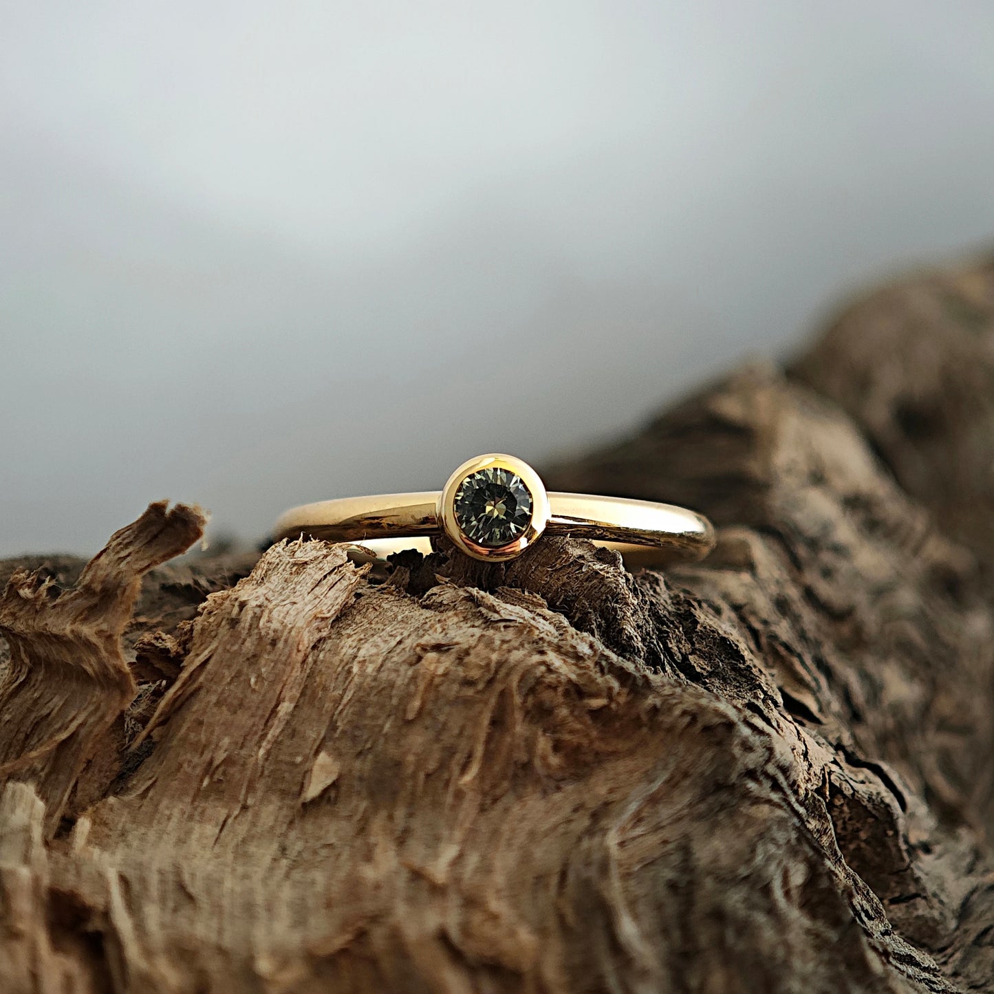 Ring :olea: | Versprechen von Beständigkeit in sanftem Grün und Gelbgold