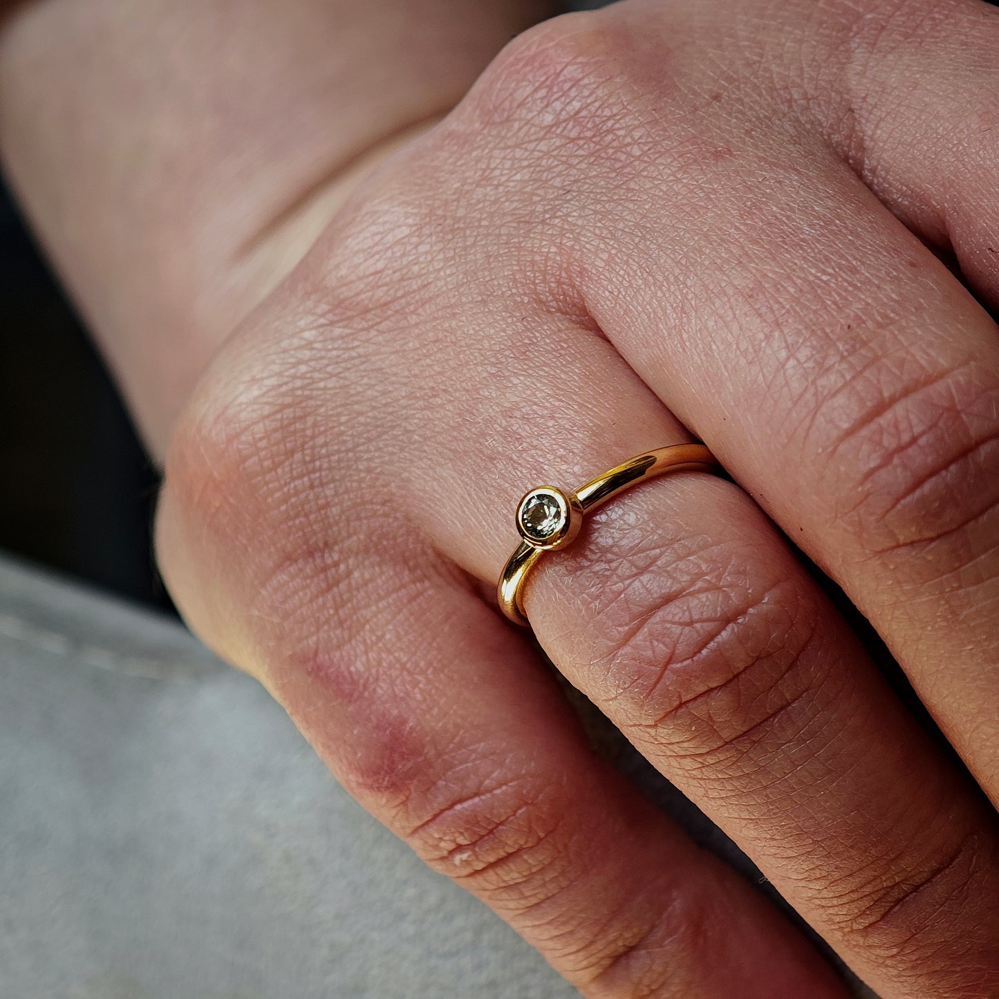 Ring :olea: | Versprechen von Beständigkeit in sanftem Grün und Gelbgold