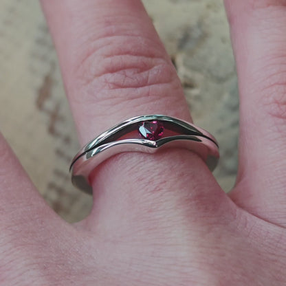 Ring :hug: | Rhodolith-Herz in einer Umarmung aus Silber