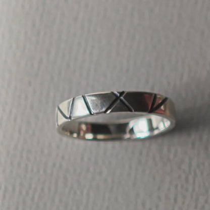 Ring :linea: | Silberring mit oxidiertem Linienbild