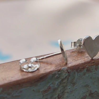Ohrschmuck :hearts: | Herzform aus Silber mit rustikalem Facetten-Rand