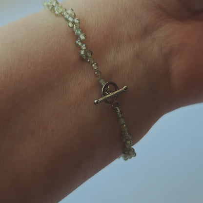 Armschmuck :vino: | Grün funkelndes Geflecht um Weißgold