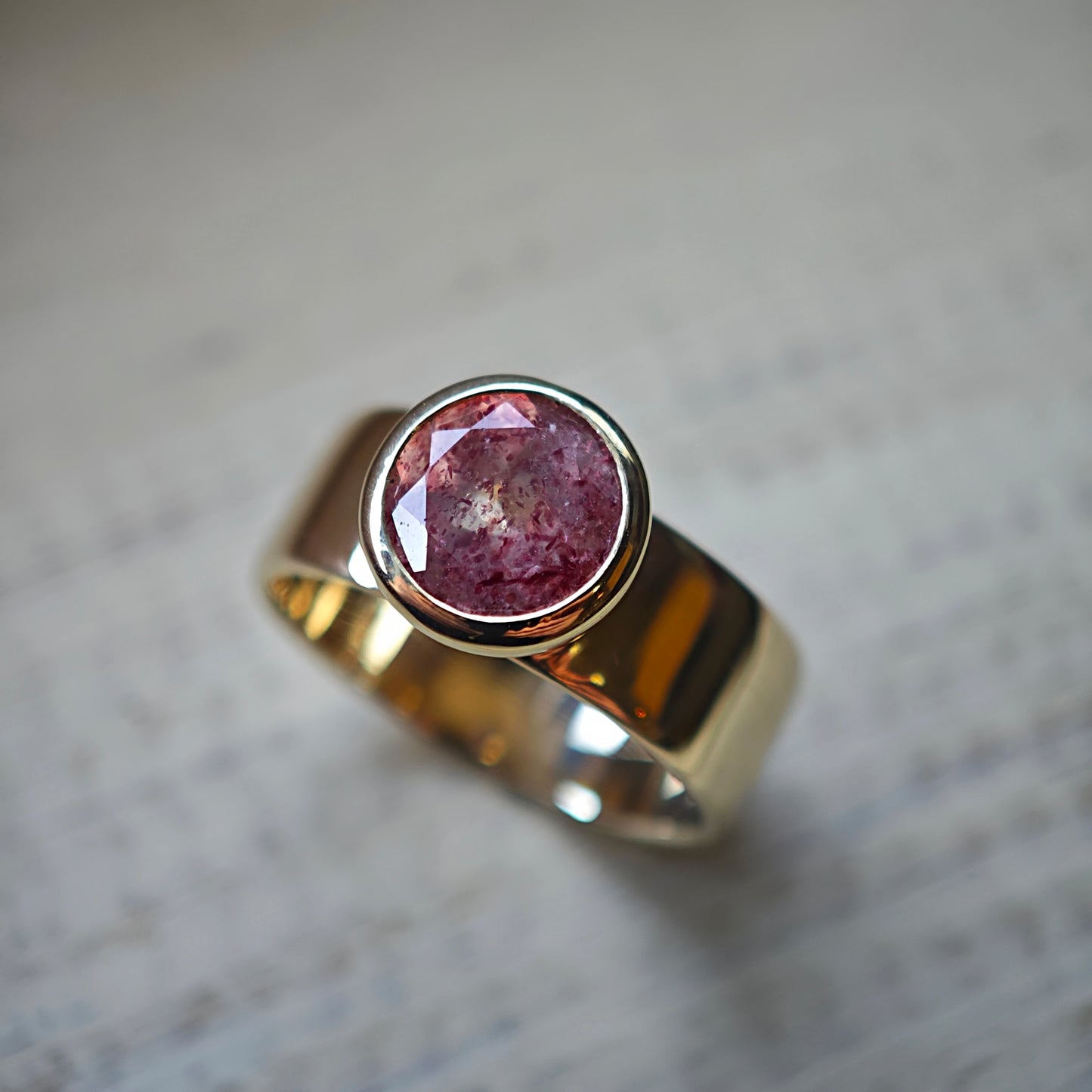 Ring :queen: | Feminines Statementpiece mit Erdbeerquarz