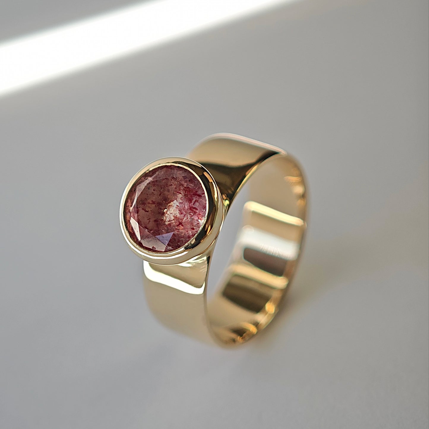 Ring :queen: | Feminines Statementpiece mit Erdbeerquarz