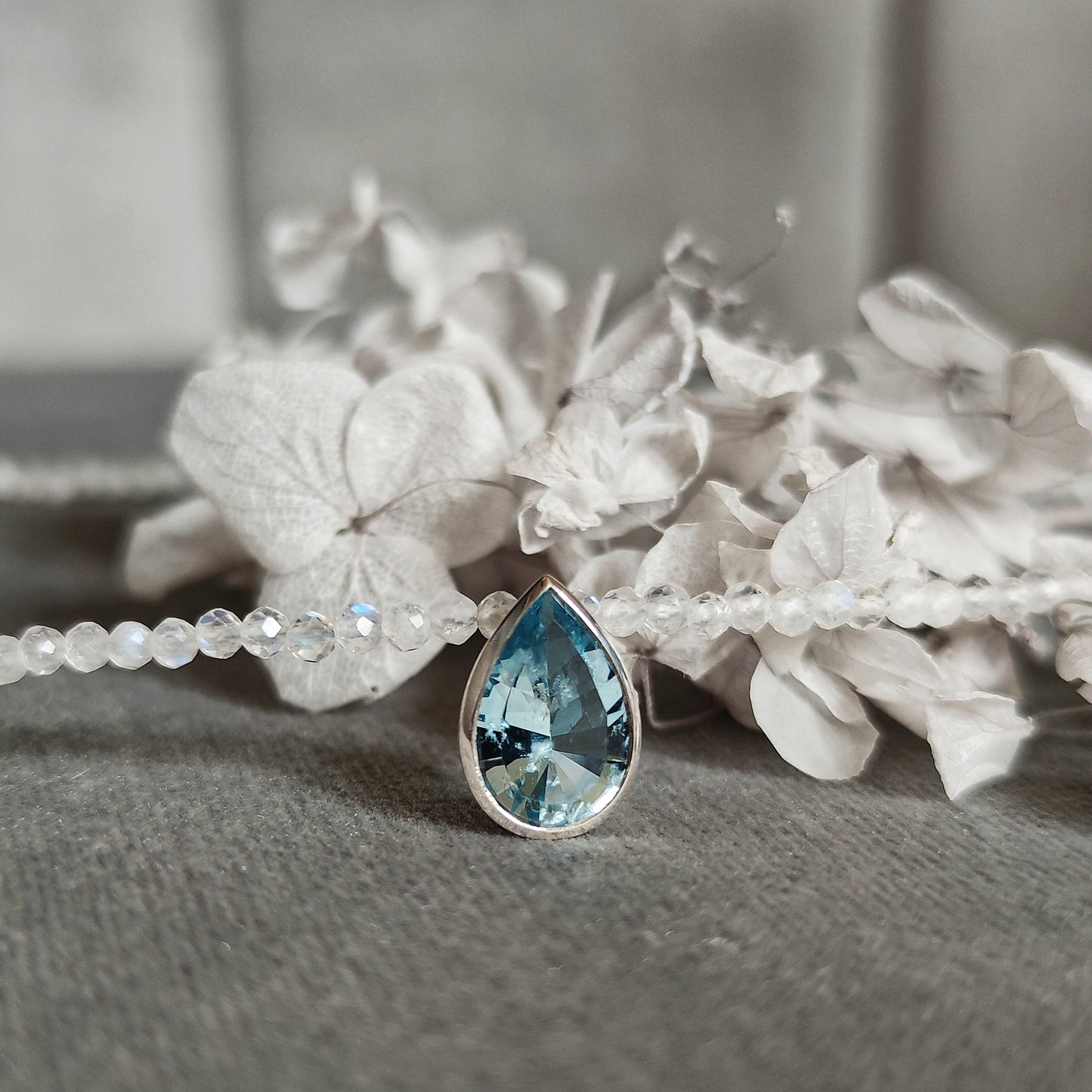 Halsschmuck :reflections: | Kunstvolle Harmonie aus Edelsteinen in Silber