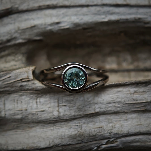 Ring :verve: | Eisblaues Leuchten in zartem Weißgold