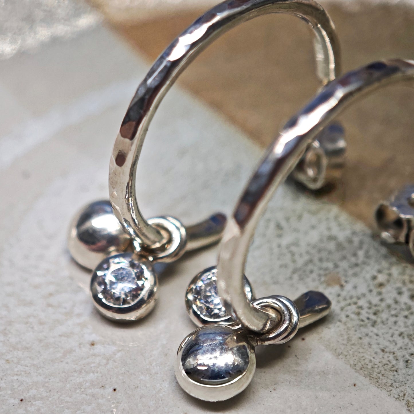 Ohrschmuck :vola: | Wandelbare Eleganz mit handgeschmiedeter Struktur